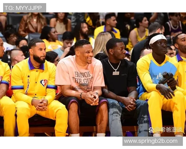 布鲁克洛佩斯：从NBA巨星到篮球战术的创新者与领航者