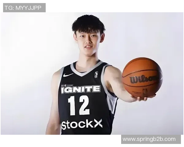 曾凡博的崛起之路：从青涩少年到篮球场上的新星